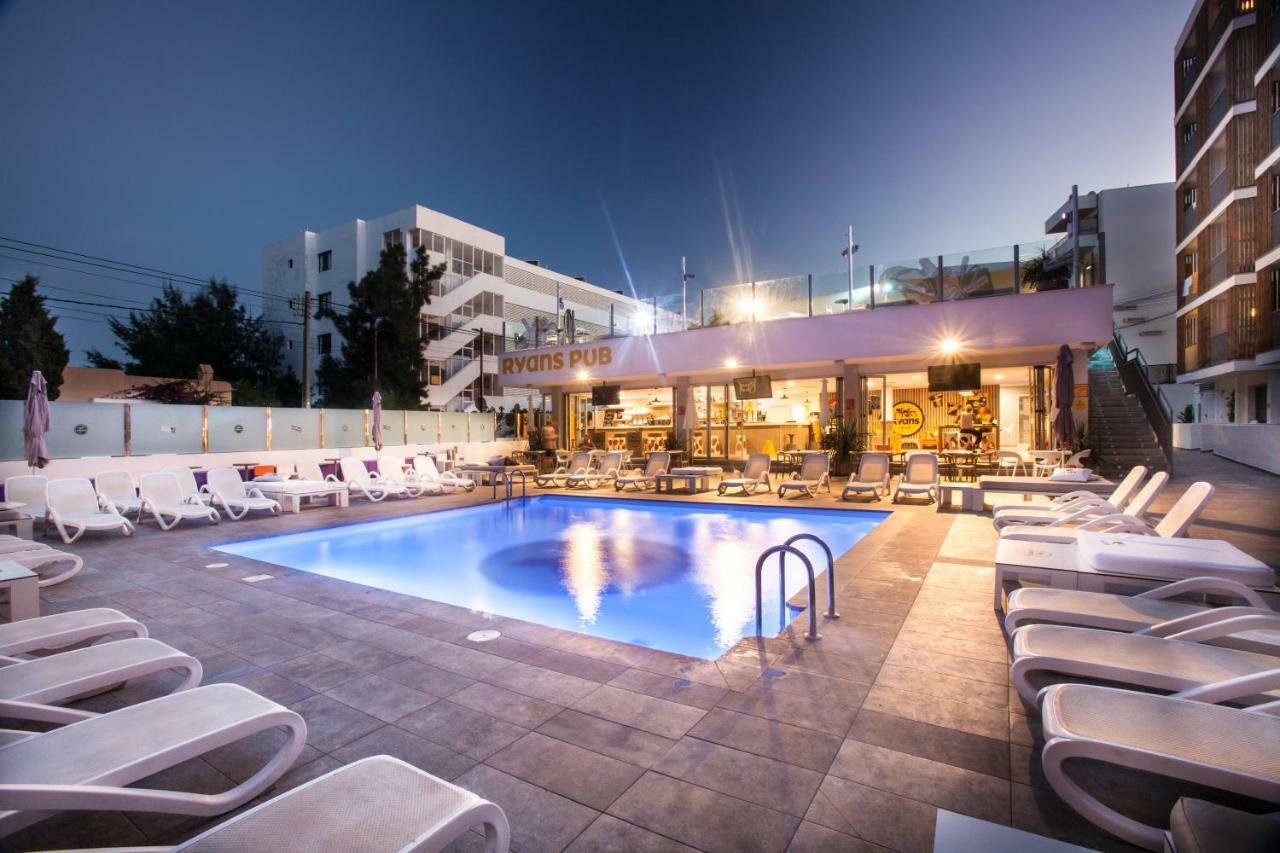 Ryans - Only Adults Ibiza-Stadt