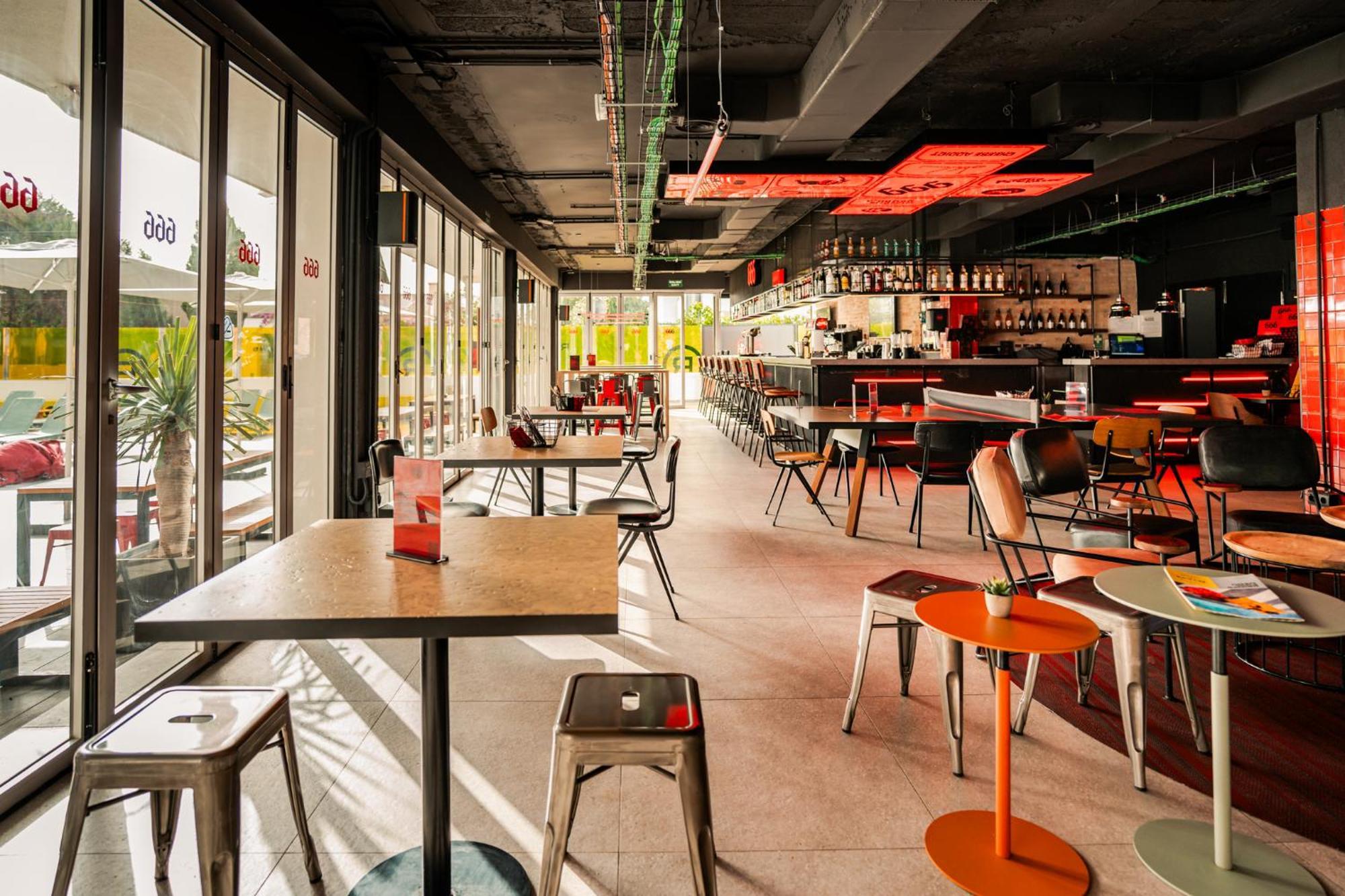 Ryans - Only Adults Apartahotel 3*