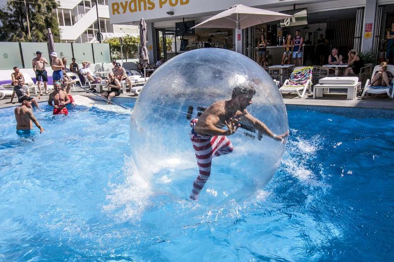 Ryans - Only Adults Apartahotel 3*