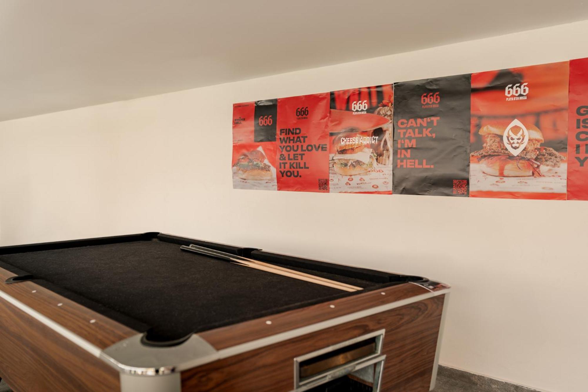 Ryans - Only Adults Aparthotel