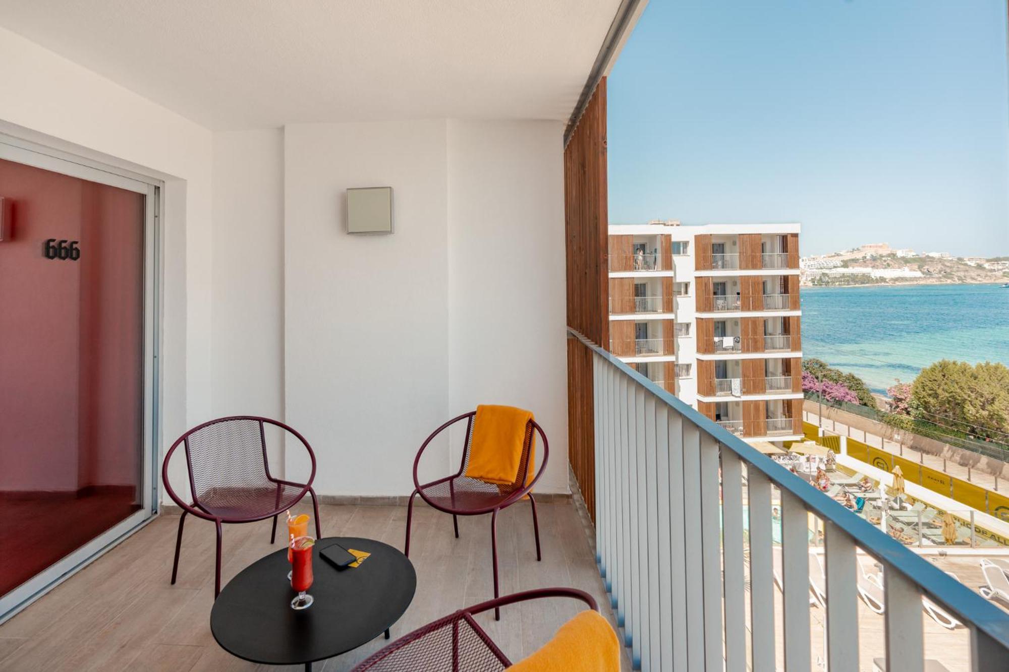 Ryans - Only Adults Aparthotel